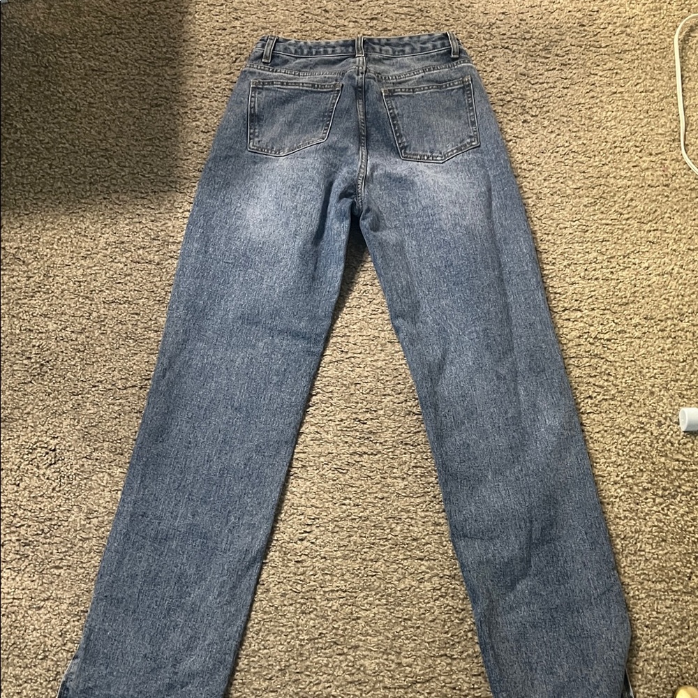PrettyLittleThing Blue High Rise Jeans - Picture 4 of 4